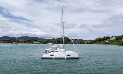 Astrea 42 Sailing Catamaran — 1