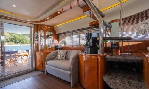 Моторная яхта Princess Oceana 65ft — 9