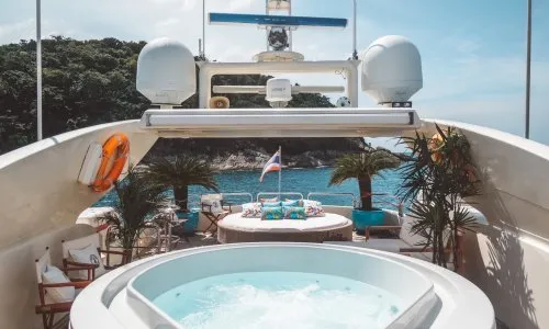 Astondoa 102ft motor yacht — 3