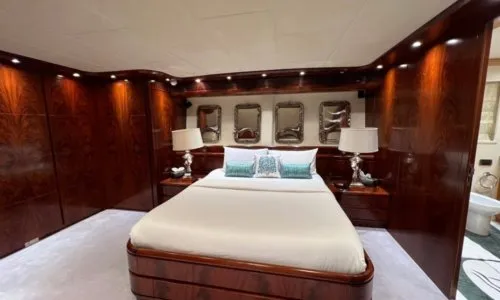 Astondoa 102ft motor yacht — 13