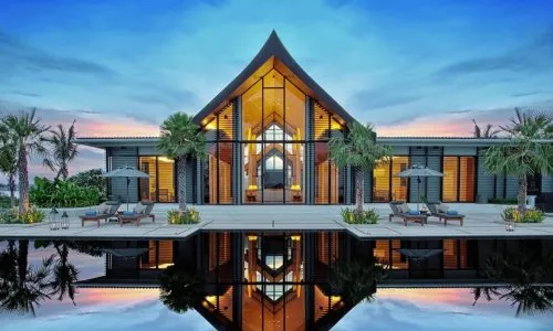 Villa Sawarin — Luxury 10-Bedroom Beachfront Estate
