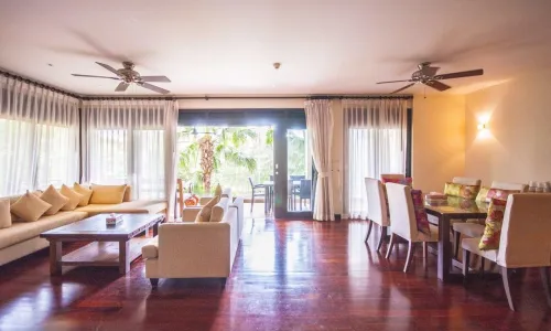 Прекрасные апартаменты с 3 спальнями и с видом на сад, не далеко от моря в проекте Чом Таван, на пляже Бангтао/Лагуна