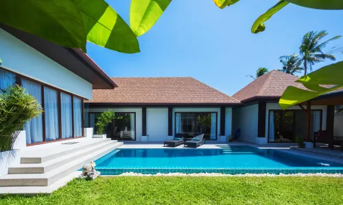 Cтильная вилла с 3 спальнями и с видом на бассейн в проекте Суксан, на пляже Равай