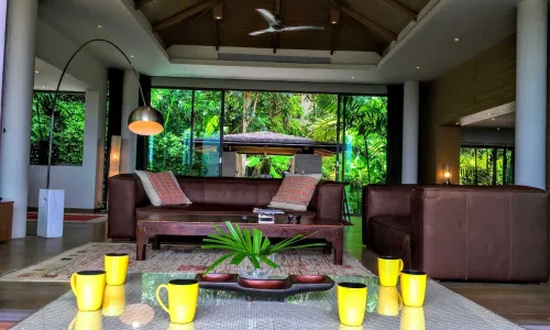 Шикарная вилла премиум класса с 4 спальнями и с видом на море в проекте Ля Колин, на пляже Лаян 