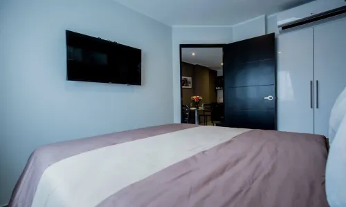 Удобные апартаменты с 1 спальней и с видом на горы, на пляже Чалонг