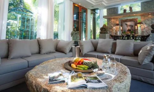 Удобная вилла с 4 спальнями и с видом на бассейн в проекте Сурин Спрингс, на пляже Сурин