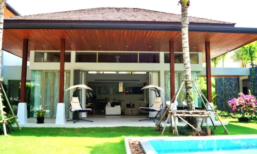 Cтильная вилла с 4 спальнями и с видом на бассейн в проекте Ботаника Лакшери, на пляже Бангтао/Лагуна