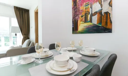 Прекрасные апартаменты с 2 спальнями и с видом на город в проекте Калипсо, на пляже Найхарн