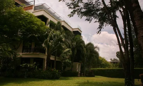 Шикарные апартаменты с 3 спальнями и с видом на сад, не далеко от моря в проекте Чом Таван, на пляже Бангтао/Лагуна