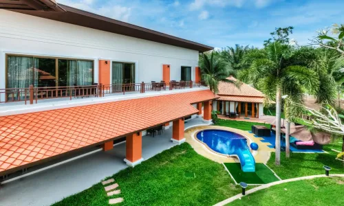 Модная вилла с 13 спальнями и с видом на бассейн в проекте Лагуна Хомс, на пляже Бангтао/Лагуна