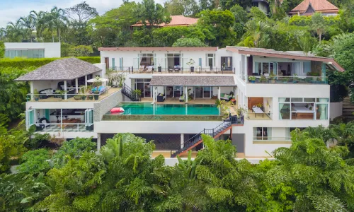 Прекрасная вилла премиум класса с 6 спальнями и с видом на море в проекте Катаманда, на пляже Ката