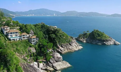 Cтильная вилла премиум класса с 6 спальнями и с видом на море, на пляже Камала 