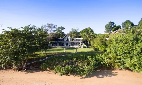 Потрясающая вилла премиум класса с 4 спальнями и с видом на море в проекте Зе Кейп Резиденсес, на пляже Мыс Яму