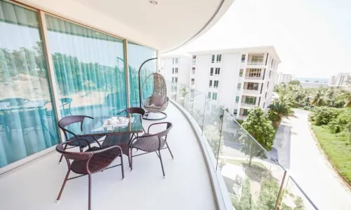 Сказочные апартаменты с 2 спальнями и с видом на бассейн в проекте Карон Хилл, на пляже Карон