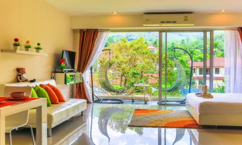 Модные апартаменты с 1 спальней и с видом на бассейн в проекте Карон Чик, на пляже Карон