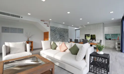 Модная вилла с 4 спальнями и с видом на море в проекте Шуга Вилла Камала, на пляже Камала 