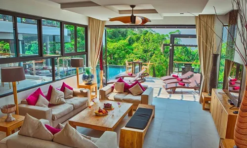 Потрясающая вилла премиум класса с 6 спальнями и с видом на море, на пляже Сурин