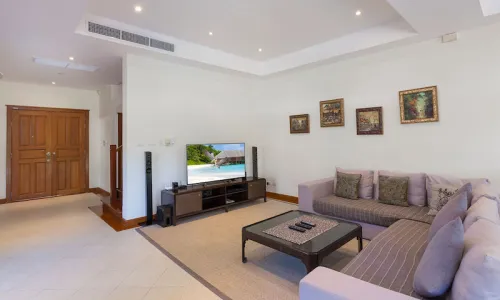 Сногсшибательная вилла с 4 спальнями и с видом на бассейн в проекте Ангсана Виллас Резорт, на пляже Бангтао/Лагуна