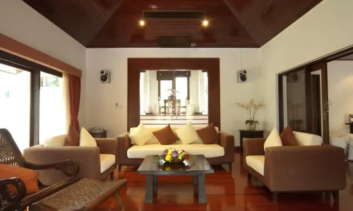 Восхитительная вилла с 4 спальнями и с видом на озеро в проекте Сурин Спрингс, на пляже Сурин