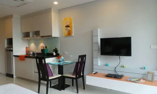 Восхитительные апартаменты с 1 спальней и с видом на бассейн в проекте Эт Зе Три, на пляже Равай