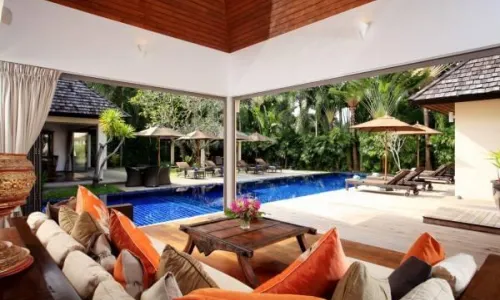 Комфортабельная вилла с 4 спальнями и с видом на бассейн в проекте Лаян Эстейт, на пляже Лаян 