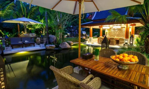 Удобная вилла с 4 спальнями и с видом на бассейн в проекте Сурин Спрингс, на пляже Сурин