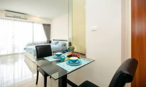 Сногсшибательные апартаменты с 1 спальней и с видом на горы в проекте Карон Чик, на пляже Карон