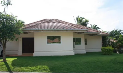 Роскошная вилла с 2 спальнями и с видом на бассейн в проекте Лох Палм, на пляже Кату