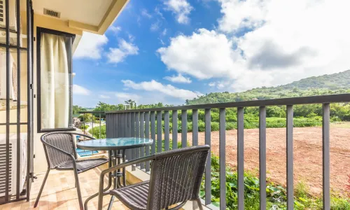 Удобные апартаменты с 2 спальнями и с видом на бассейн в проекте Лаго, на пляже Найхарн