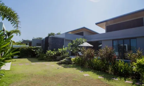 Модная вилла с 3 спальнями и с видом на бассейн в проекте Модерн Зен, на пляже Найхарн