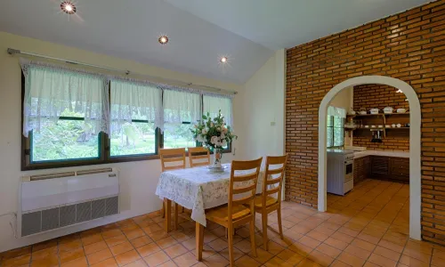 Шикарная вилла с 2 спальнями и с видом на сад, на пляже Чалонг