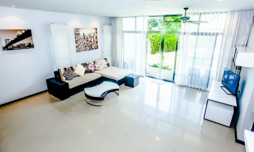 Превосходная вилла с 3 спальнями и с видом на бассейн в проекте Оникс, на пляже Найхарн