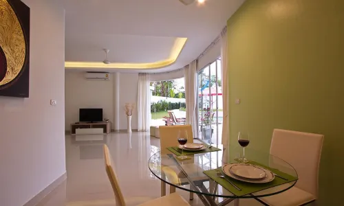 Потрясающие апартаменты с 2 спальнями и с видом на бассейн, на пляже Найхарн