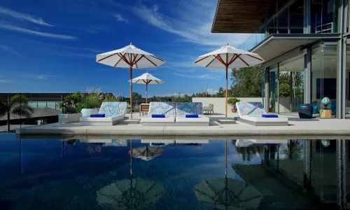 Cтильная вилла премиум класса с 4 спальнями и с видом на море в проекте Сава виллаc, на пляже Натай