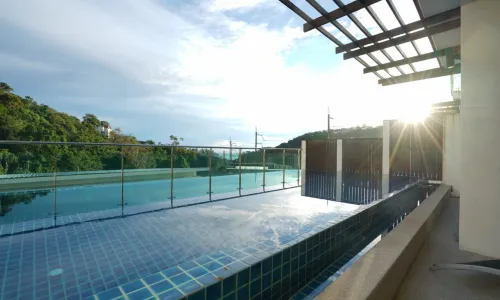 Комфортабельные апартаменты с 3 спальнями и с видом на море в проекте Камала Фолс, на пляже Камала 