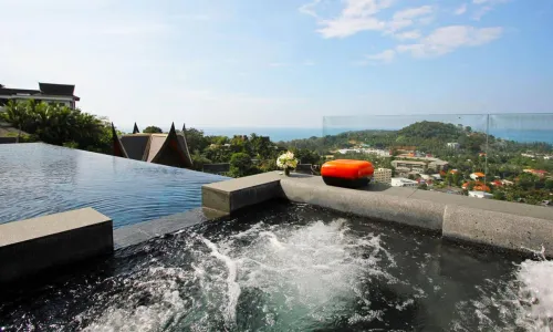 Потрясающая вилла с 5 спальнями и с видом на море в проекте Аяра Сурин, на пляже Сурин