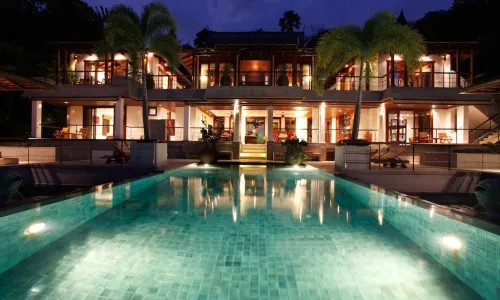 Сказочная вилла премиум класса с 6 спальнями и с видом на море в проекте Аяра Сурин, на пляже Сурин