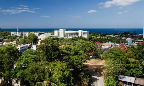 Превосходные апартаменты с 1 спальней и с видом на город в проекте Карон Чик, на пляже Карон