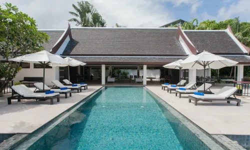 Модная вилла премиум класса с 4 спальнями и с видом на море в проекте Катаманда, на пляже Ката