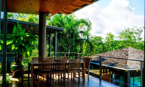 Удобная вилла с 4 спальнями и с видом на море в проекте Ля Колин, на пляже Лаян 