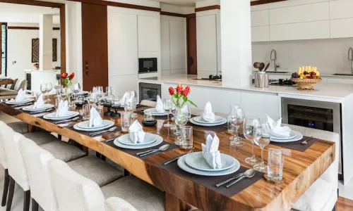 Восхитительная вилла премиум класса с 6 спальнями и с видом на море, на пляже Камала 