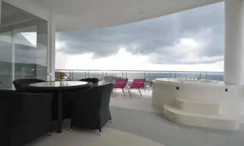 Потрясающие апартаменты с 4 спальнями и с видом на море в проекте Сансет Плаза, на пляже Карон