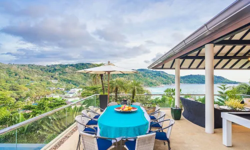 Прекрасная вилла премиум класса с 6 спальнями и с видом на море в проекте Катаманда, на пляже Ката