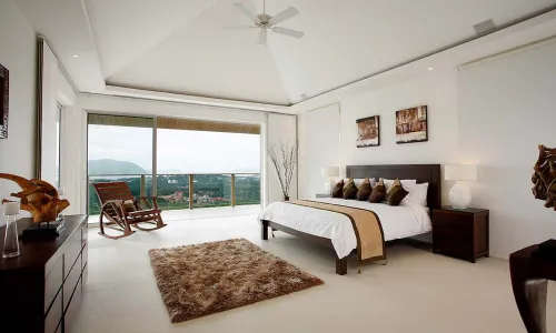 Превосходная вилла премиум класса с 5 спальнями, на пляже Найхарн