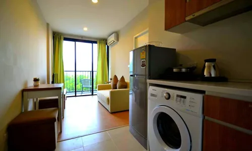 Комфортабельные апартаменты с 1 спальней и с видом на город в проекте Зескейп 1 Кондоминиум, на пляже Бангтао/Лагуна