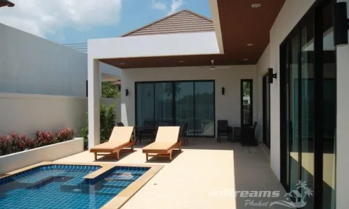 Модная вилла с 3 спальнями и с видом на бассейн в проекте Интира Виллас, на пляже Равай