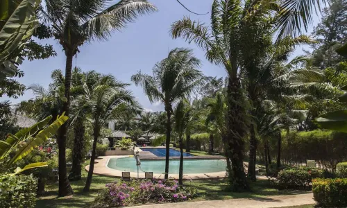 Превосходные апартаменты с 3 спальнями и с видом на сад, не далеко от моря в проекте Чом Таван, на пляже Бангтао/Лагуна