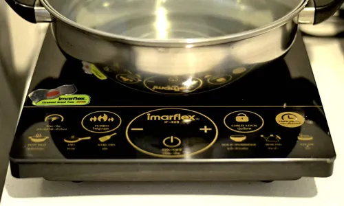 Комфортабельные апартаменты с 1 спальней и с видом на город в проекте Зескейп 1 Кондоминиум, на пляже Бангтао/Лагуна