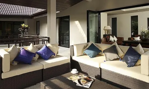 Модная вилла с 5 спальнями и с видом на бассейн в проекте Зе Виллас, на пляже Найхарн