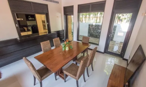 Сногсшибательная вилла с 3 спальнями и с видом на бассейн, не далеко от моря в проекте Чом Таван, на пляже Бангтао/Лагуна